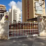 Edificio La Luz カルプ